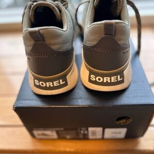 Sorel women’s Green and Black Shoes